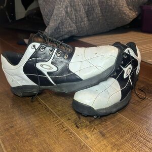 Rare vintage Oakley leather golf shoes with spikes